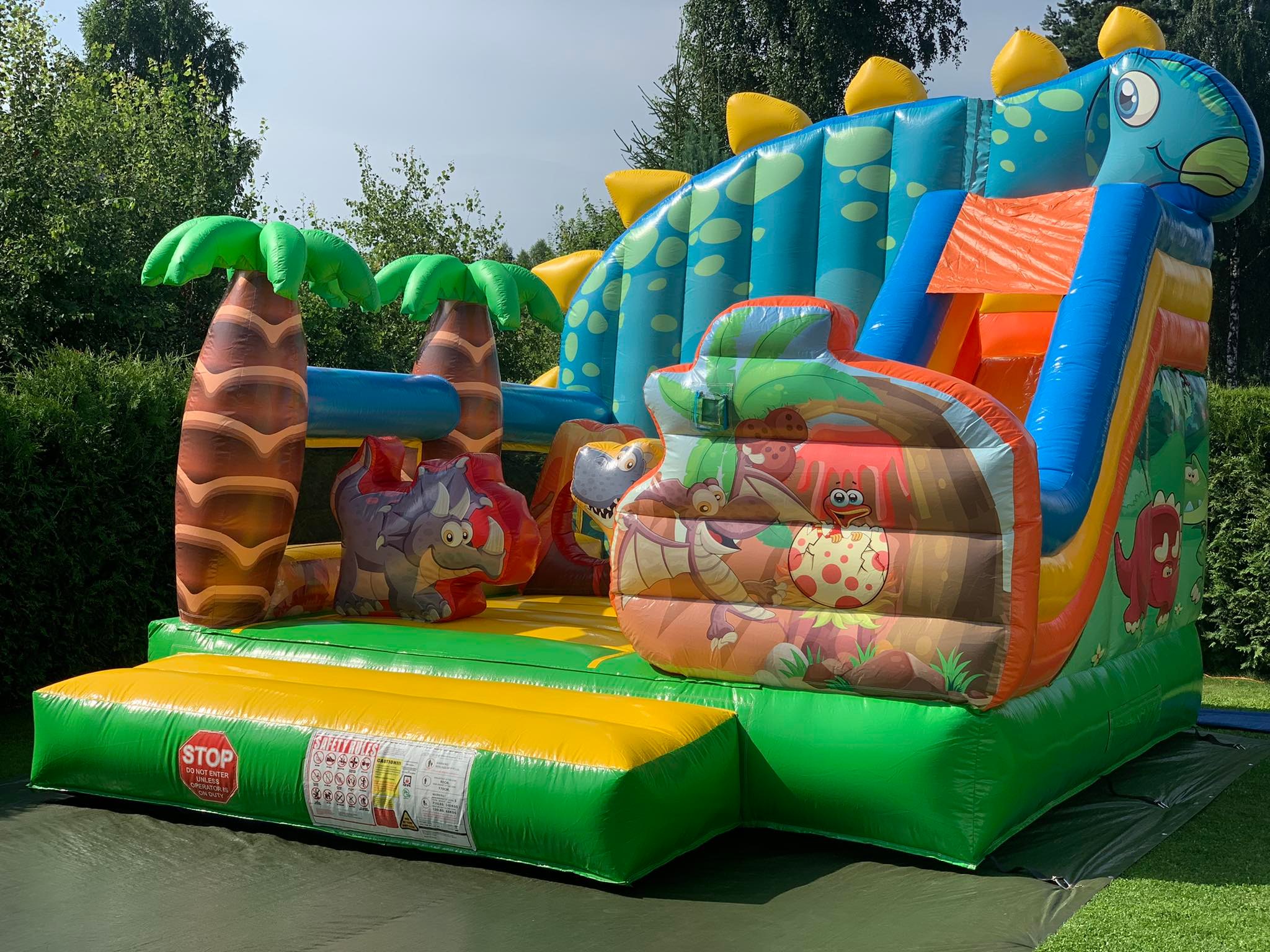 Piepūšamā atrakcija "Piedzīvojumu parks"